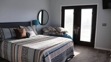 2 bedrooms, desk, iron/ironing board, travel crib