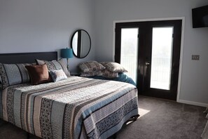 2 soveværelser, skrivebord, strygejern/strygebræt, weekendseng