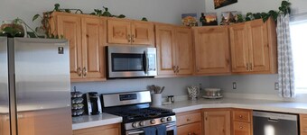 Juniper Heights 2/2+Hot Tub