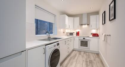 City Centre Victorian Townhouse - StayByNumbers