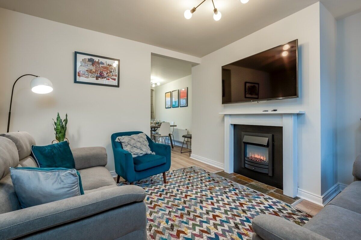 City Centre Townhouse 2x Parking, Great For Groups By Staybynumbers - Belfast