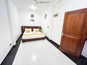 Deluxe Villa, Garden View | 3 bedrooms, blackout drapes, soundproofing, iron/ironing board