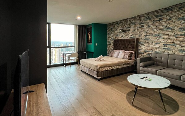 Estudio básico, vistas a la ciudad | Caja fuerte, cortinas opacas, sistema de insonorización