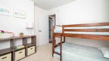 3 quartos, berço de viagem, Wi-Fi, roupa de cama