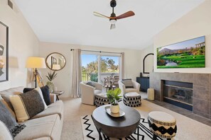Living area - The Caddie Shack 3BD Beauty in Desert Falls (Palm Desert)