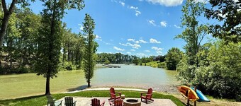 New listing! TN Lake Cottage, Douglas Lake, Lakefront, Firepit, Hot tub, Kayaks