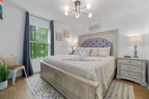 2 Schlafzimmer, Schreibtisch, Bügeleisen/Bügelbrett, kostenloses WLAN