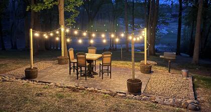 New listing! TN Lake Cottage, Douglas Lake, Lakefront, Firepit, Hot tub, Kayaks
