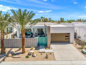 Exterior - 3BD Each With Ensuite - Private Pool - Resort Amenities (Palm Springs)