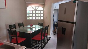 Dining - Cozy Mérida Retreat with Pool & Garden View (Mérida)