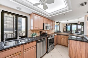 Fridge, microwave, oven, stovetop - 7th HEAVEN! Stunning views! Heated Pool, Pickle Ball! Across from Bonita Beach! (Bonita Springs)