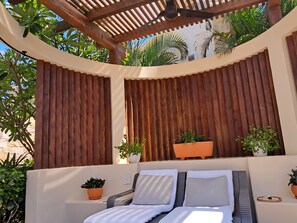 Bain à remous extérieur