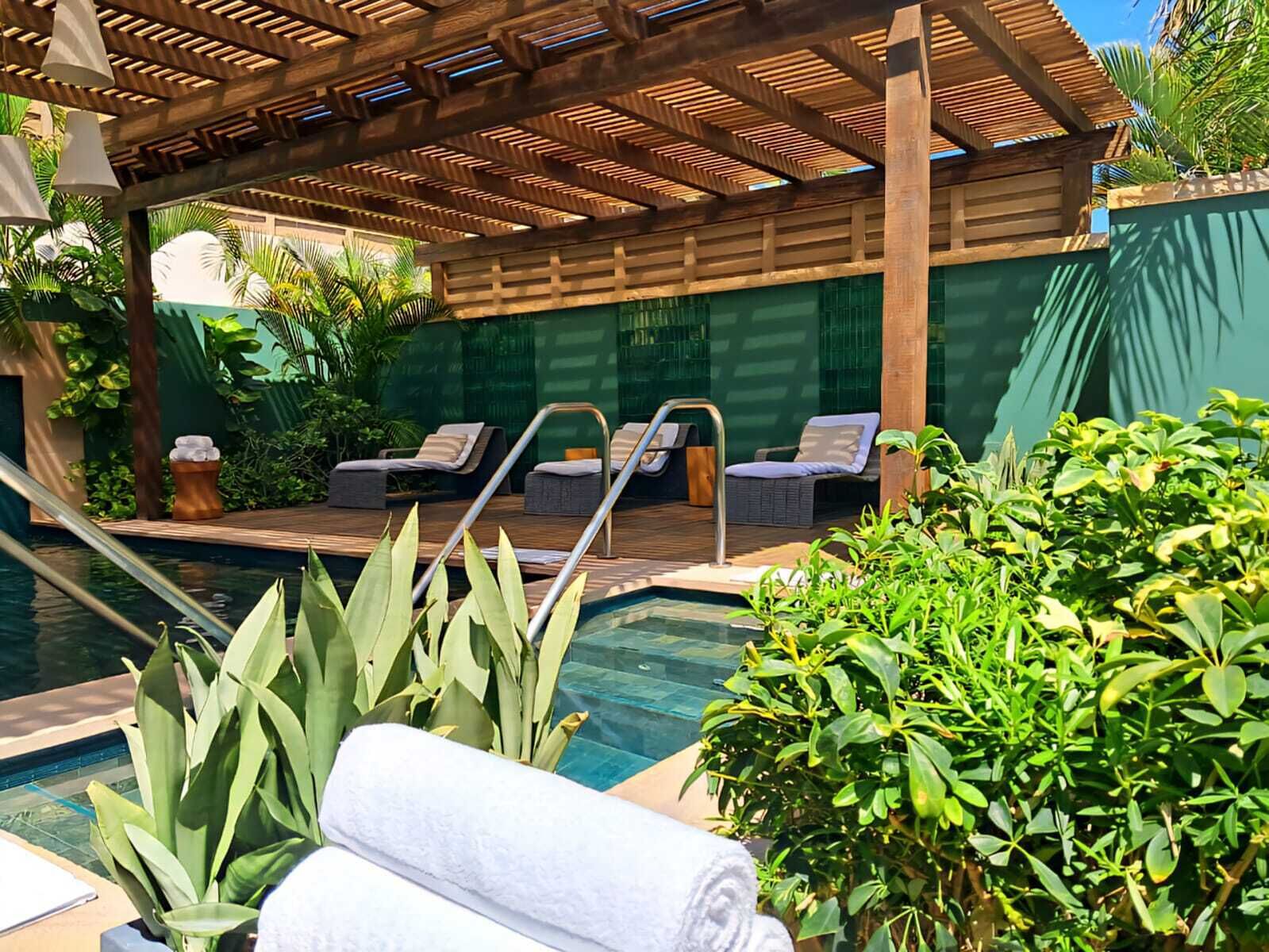 مغطس سبا خارجي