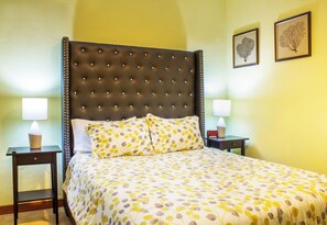 1 soverom, strykejern/-brett, reiseseng for barn og wi-fi