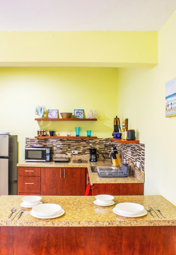 Fridge, microwave, coffee/tea maker, electric kettle