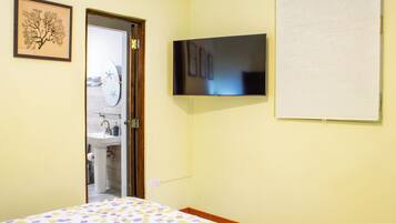 1 bedroom, iron/ironing board, travel cot, WiFi