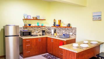 Fridge, microwave, coffee/tea maker, electric kettle