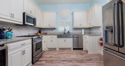 The Porter House - in the heart of Ocean Springs. Easily walk to downtown!