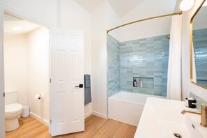 Shower, hair dryer, towels, soap - Mountain modern home near downtown Winter Park (Winter Park)