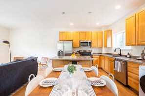 Dining - Mountain modern home near downtown Winter Park (Winter Park)