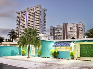 Exterior - Casa Venus #1 - 2 bdrm apt w/relaxing patio. Steps to famous Isla Verde beach. (Carolina)