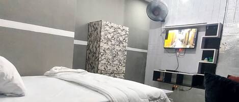 1 bedroom, iron/ironing board, WiFi