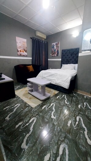 1 bedroom, iron/ironing board, WiFi