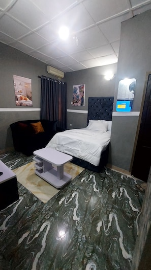 1 bedroom, iron/ironing board, WiFi