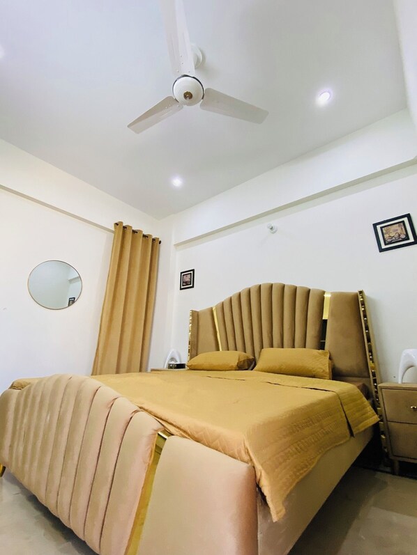 3 Schlafzimmer, Zimmersafe, Bügeleisen/Bügelbrett, WLAN
