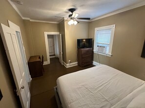 2 bedrooms, desk, iron/ironing board, travel cot