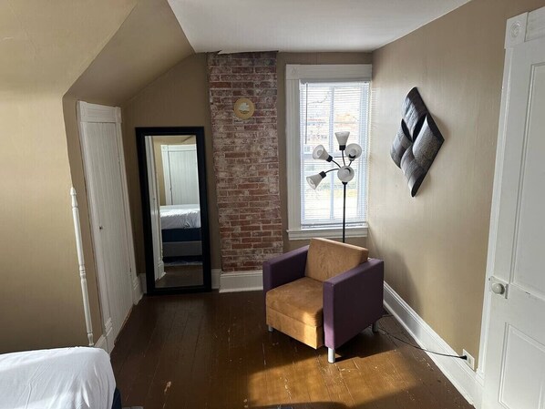 2 bedrooms, desk, iron/ironing board, travel cot