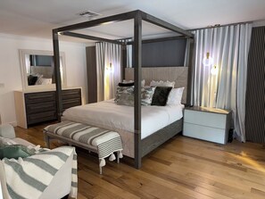 4 bedrooms, desk, iron/ironing board, free WiFi