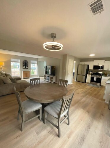 Charming 4-bedroom house in Alpharetta with WiFi and AC