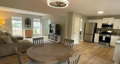 Charming 4-bedroom house in Alpharetta with WiFi and AC