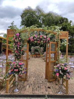 Outdoor banquet area - Ecohotel la Casona    (Pereira)