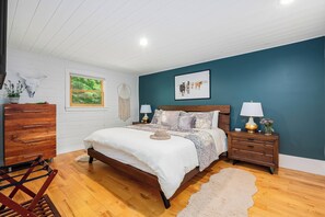 4 habitaciones, tabla de planchar con plancha y cuna de viaje 