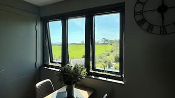 Suite económica | 1 dormitorio, decoración individual, sistema de insonorización