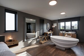 Luxury Room, Hill View | Bathroom | Hair dryer, slippers, towels, soap - Uno Carbis Bay (St Ives)