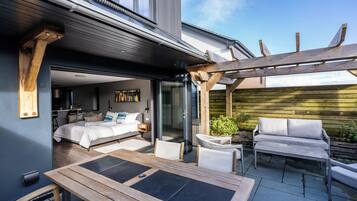 Superior Studio, Garden View | Premium bedding, individually decorated, soundproofing