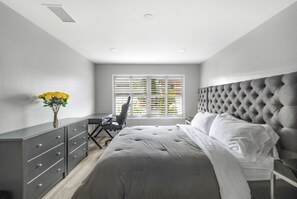 4 bedrooms, desk, iron/ironing board, free WiFi