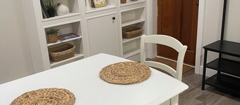 Gertie's Nook: Charming Private Studio Space close to everything!