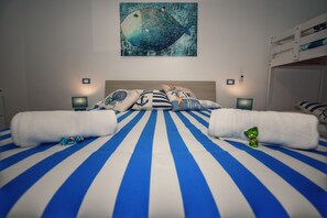 2 Schlafzimmer, Zimmersafe, Schreibtisch, Bügeleisen/Bügelbrett