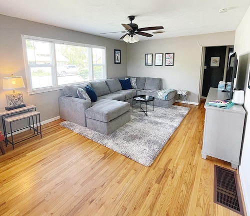 Peach Tree: Sunshine & Game Room Fun
