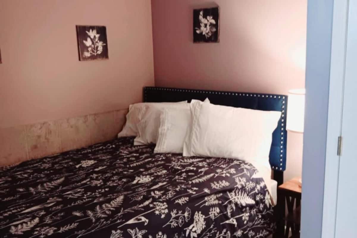 Classic Studio | Individually decorated, individually furnished, free WiFi