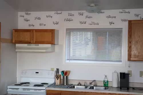 Standard Studio | Private kitchen | Microwave, oven, stovetop, cookware/dishes/utensils