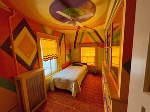 7 bedrooms, desk, iron/ironing board, WiFi