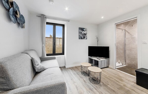 Living area - Pet friendly apartment (Saint-Benoit-des-Ondes)