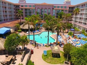 Pool - Charming 2-bedroom resort with WiFi, AC in amazing Singer Island (Palm Beach Shores)