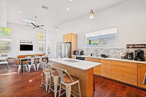 Fridge, microwave, oven, stovetop - Austin Villas | 2 Homes + Tiny Home | 16 | Dogs OK (Austin)