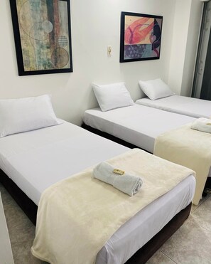 Rideaux occultants, fer et planche à repasser, Wi-Fi gratuit